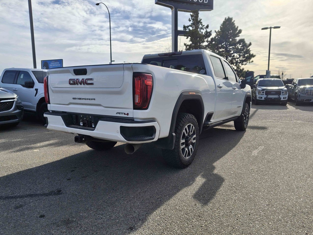 2021 GMC Sierra 3500HD 4WD Crew Cab 159 AT4 White Sherwood Park - photo #5