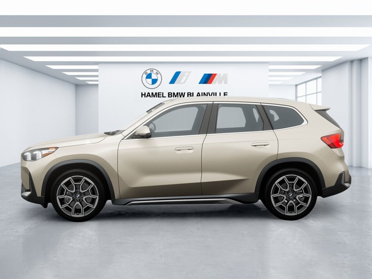 2026 BMW X1 xDrive28i Frozen Pure Grey Metallic Blainville - photo #3