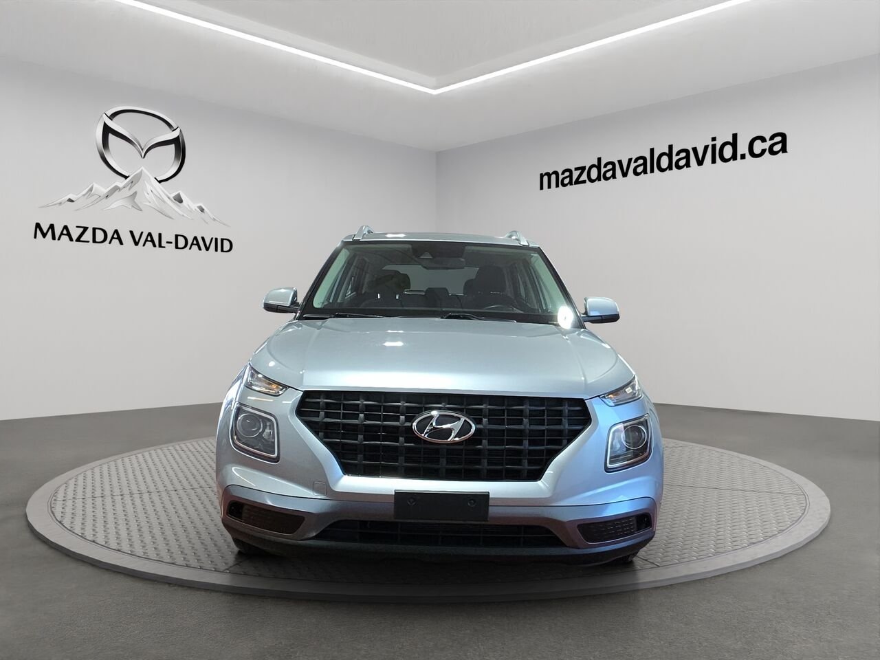 2021 Hyundai Venue Preferred IVT, volant chauffant, commande audio au volant, Apple Carplay Silver Val-David - photo #2