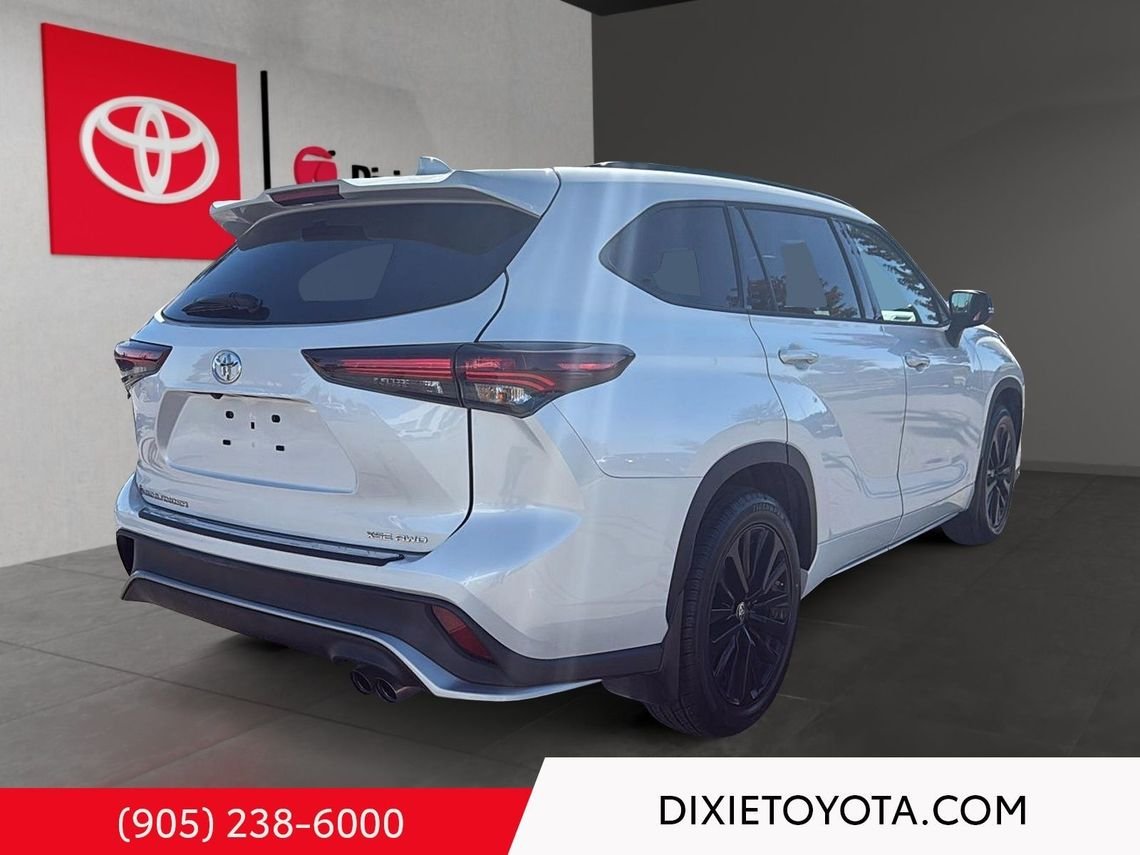 2024 Toyota Highlander Power Sunroof, Leather Interior, Heated Seats, Alloy Wheels, Heated Steering Wheel, Bluetooth Wind Chill Pearl Mississauga - photo #3