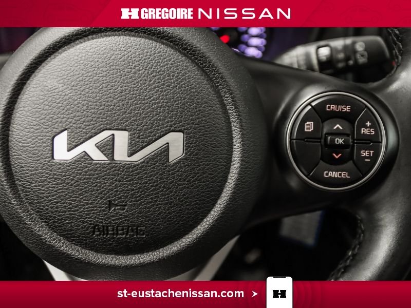 2022 Kia Soul White Saint-Eustache - photo #18