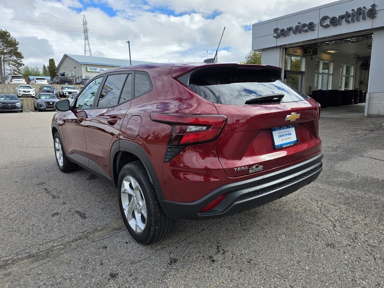 Chevrolet Trax LS 2025 Rouge Mont-Laurier - photo #9