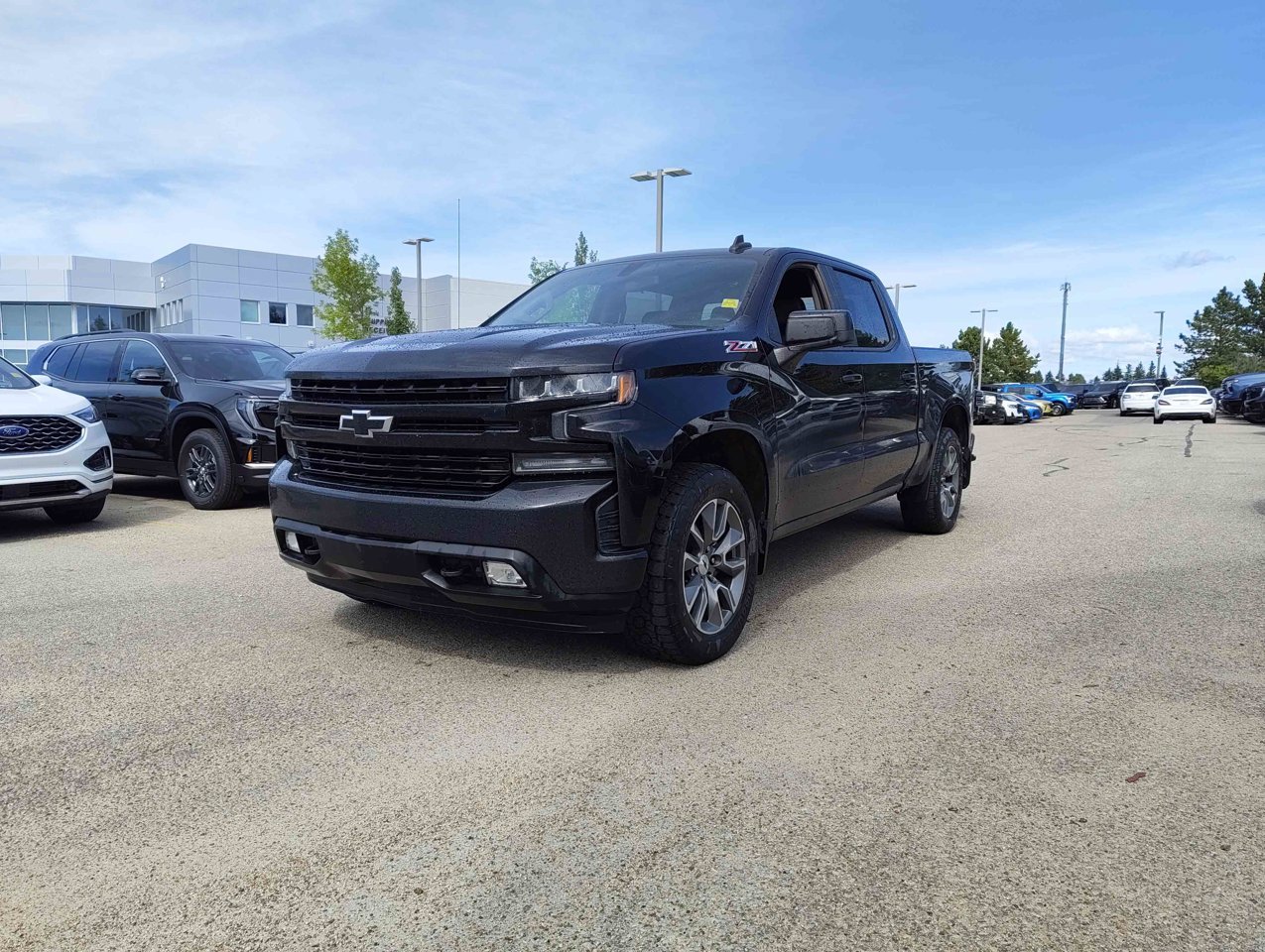 2020 Chevrolet Silverado 1500 4WD Crew Cab 147 RST Black Sherwood Park - photo #3