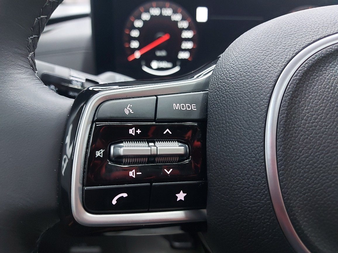 2026 KIA Carnival Snow White Pearl Blainville - photo #23