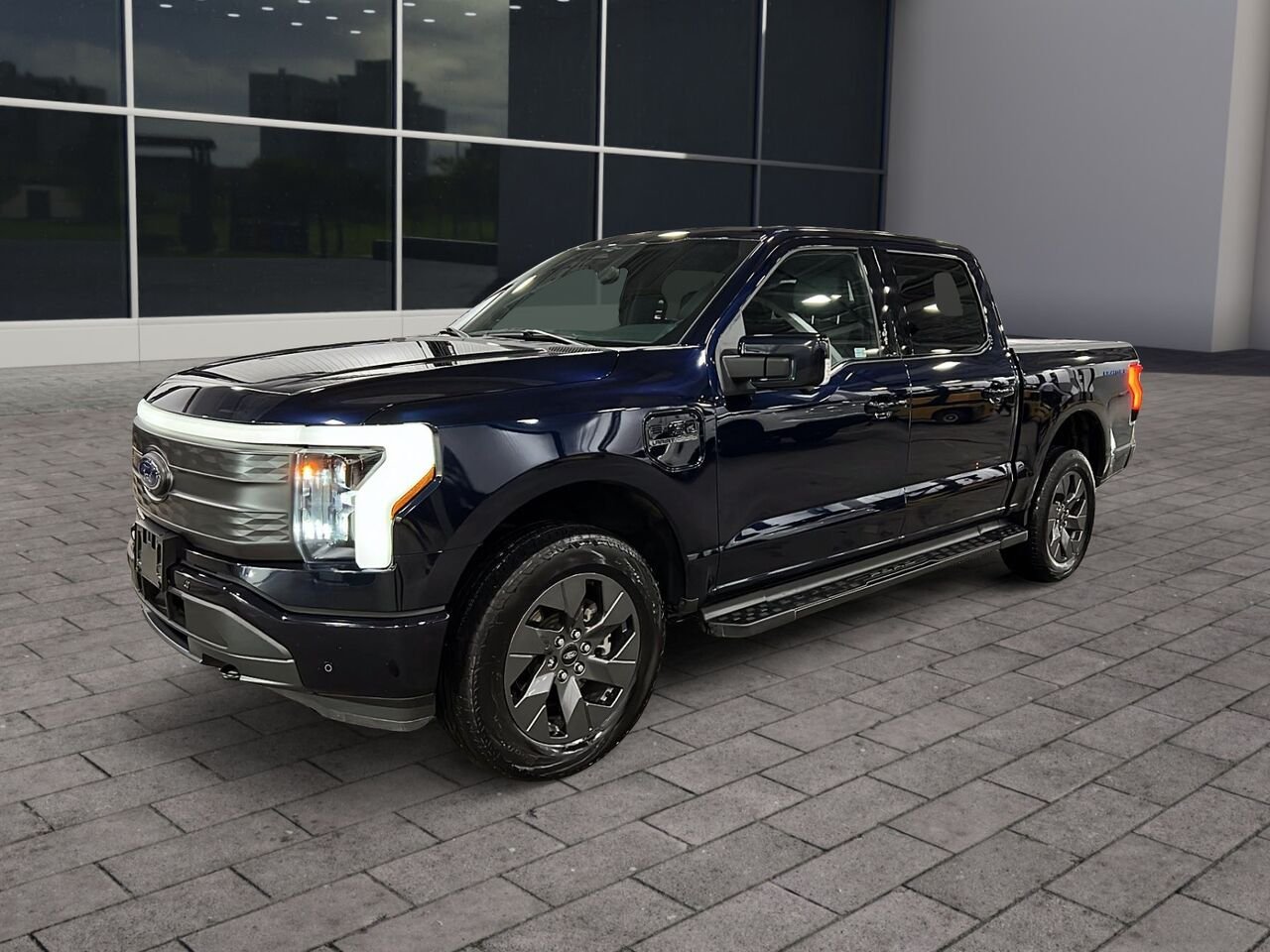 2023 Ford F-150 Lightning GROUPE 510 A, standard range Blue Québec - photo #19