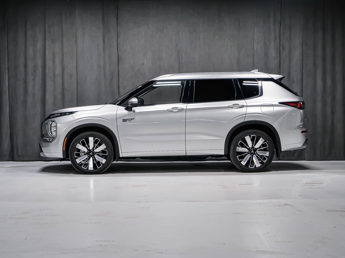 Mitsubishi Outlander PHEV GT 2026 Fini Gris pierre de lune de qualité supérieure Montréal - photo #2
