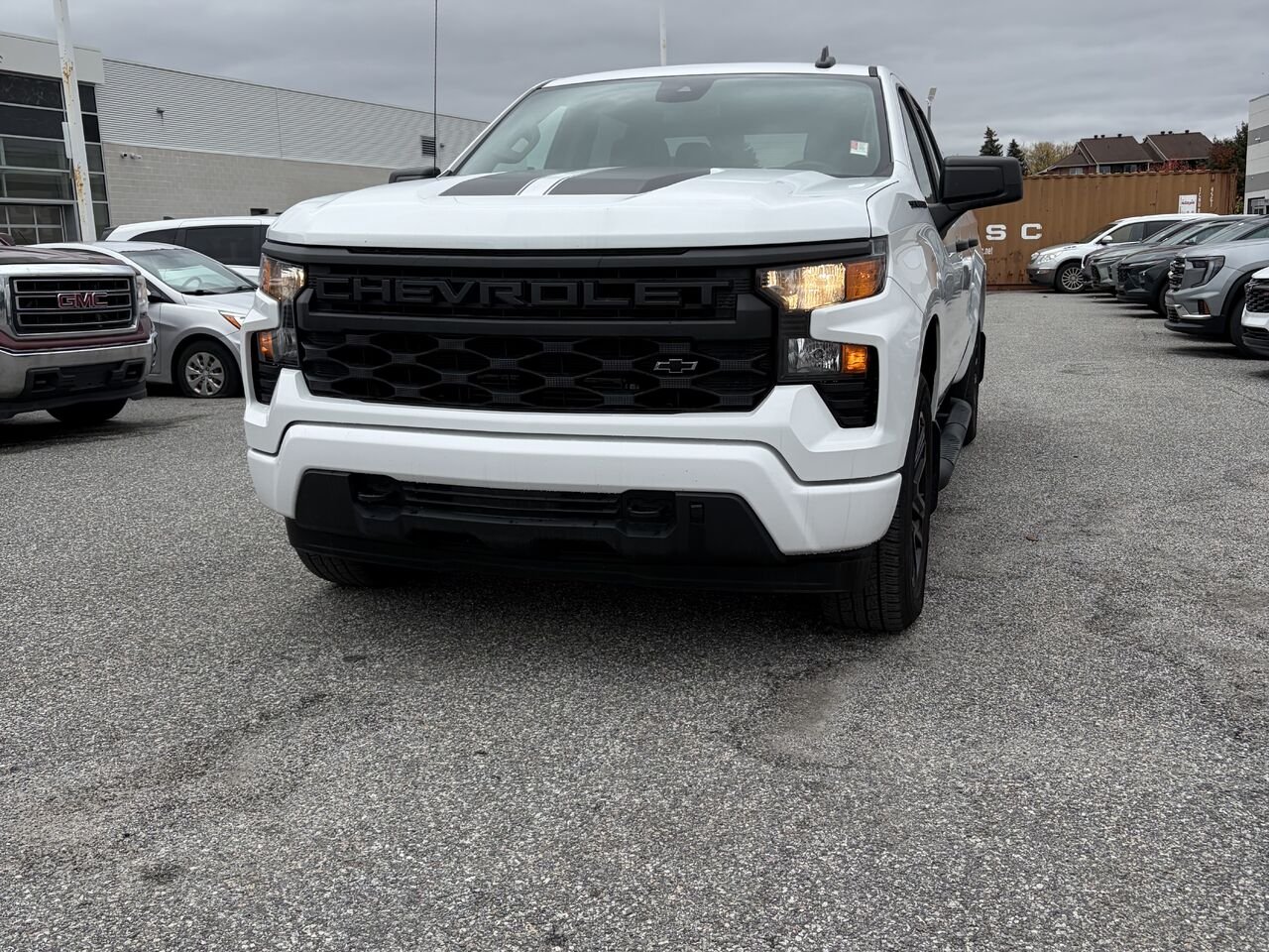 CHEVROLET SILVERADO K1500 CUSTOM Custom cabine multiplace 4RM 157 po 2024 Noir Gatineau - photo #0
