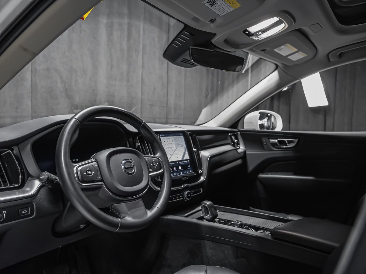 2022 Volvo XC60 B6 MOMENTUM CLIMATE White Montreal - photo #7
