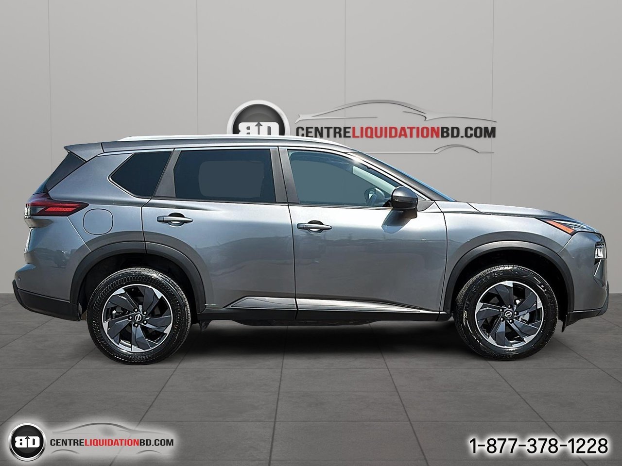 Nissan Rogue SV TI avec ensemble toit ouvrant | A8714 2024 Argent Granby - photo #3