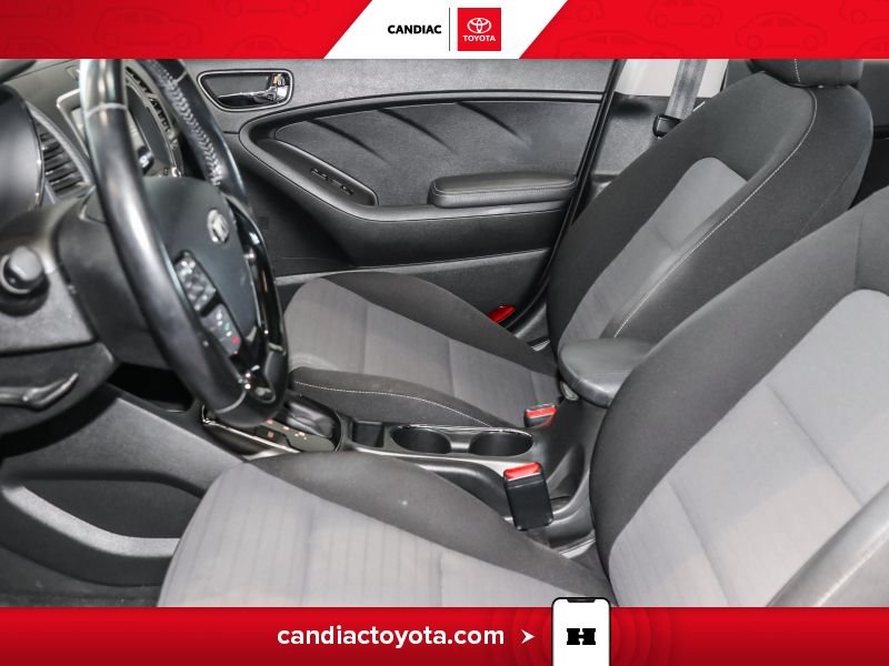 2017 Kia Forte White Laval - photo #15