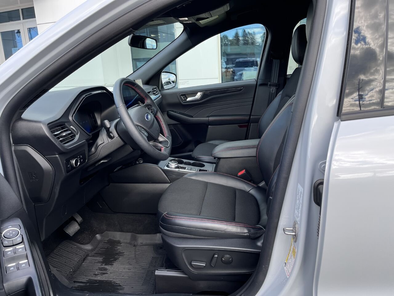 Ford Escape 2025 Gris Mont-Laurier - photo #10