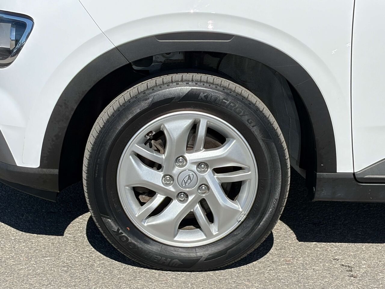 2021 Hyundai Venue White Gatineau - photo #9