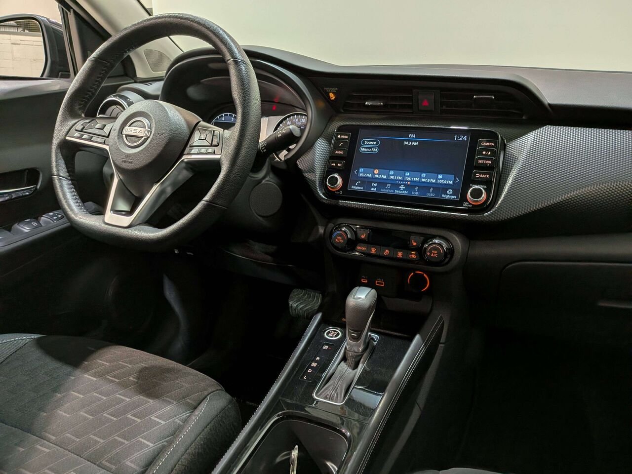 2025 Nissan Kicks Play SV FWD Black Val-David - photo #17
