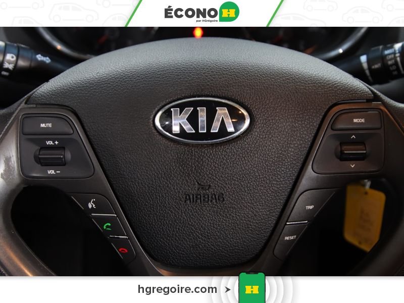 2017 Kia Forte Blue Blainville - photo #17
