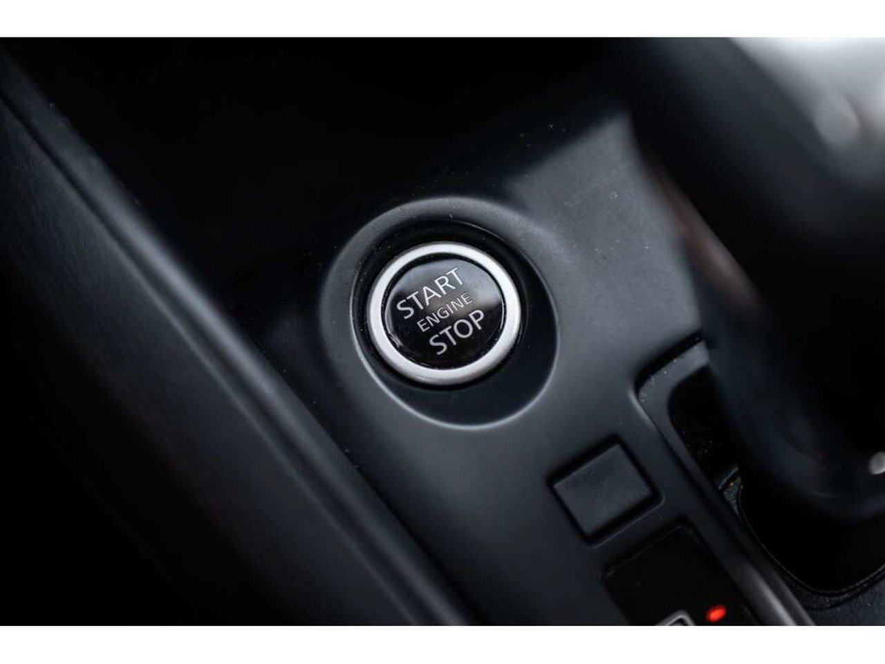 2025 Nissan Kicks Play Silver Sainte-Julienne - photo #21