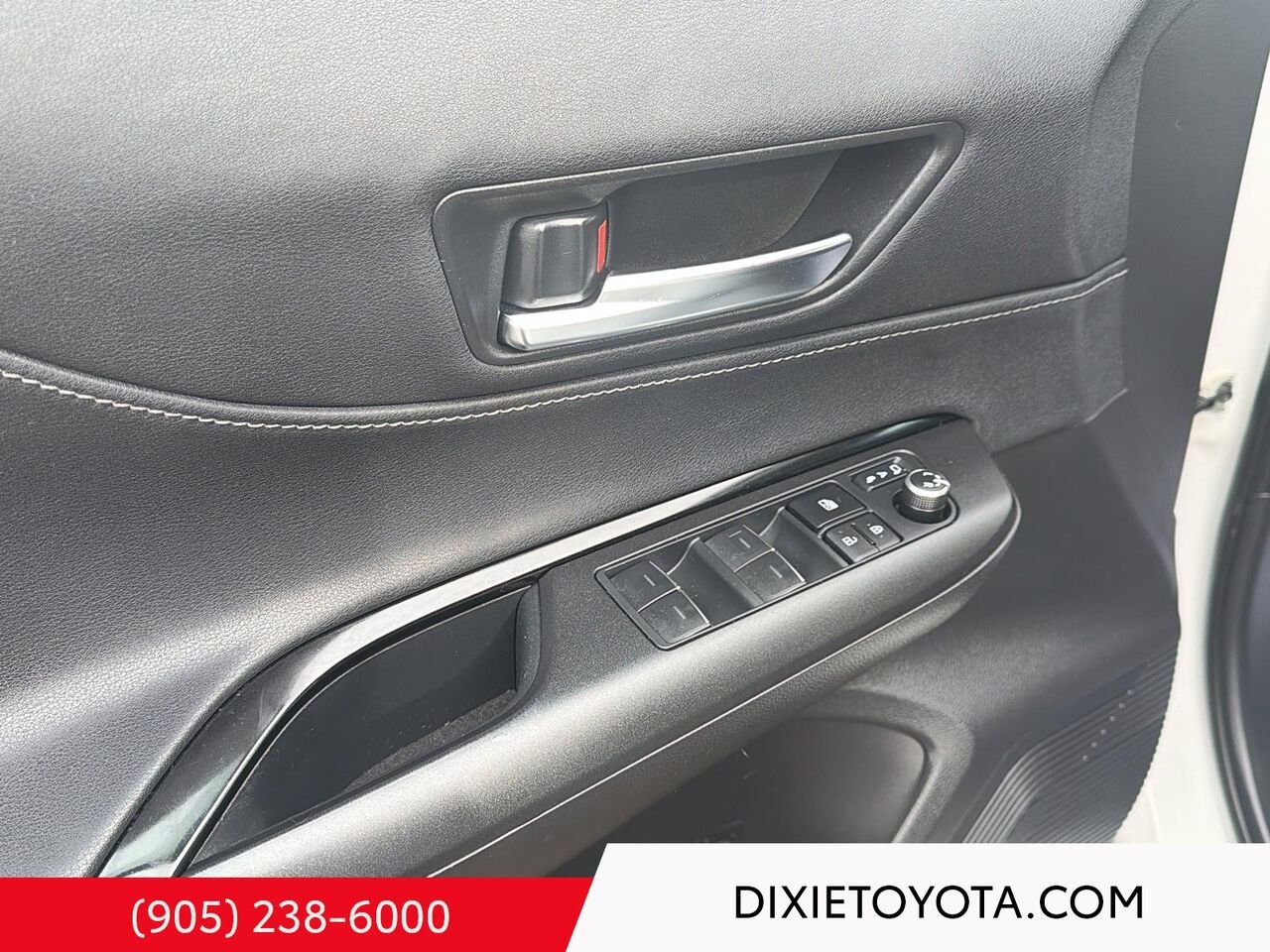 2023 Toyota Venza HYBRID LE AWD / HEATED SEATS / TOYOTA SAFETY SENSE / CARPLAY AND ANDROID AUTO White Mississauga - photo #7