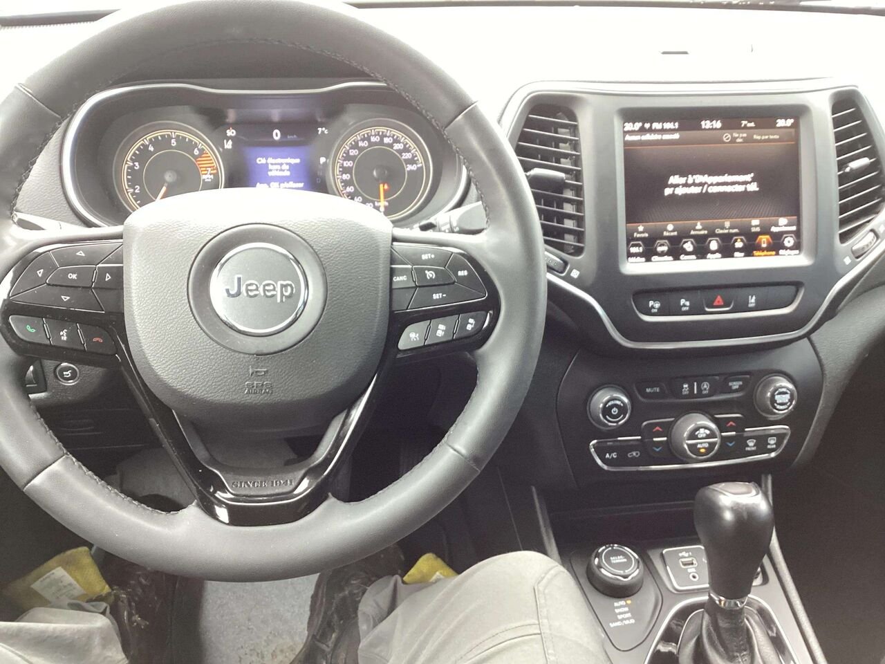 Jeep Cherokee 2023 Gris Gatineau - photo #12