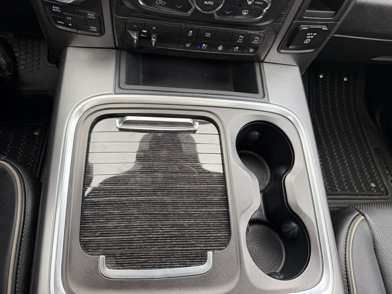 Ram 1500 *DIESEL* LIMITED CREW CAB 2018 Blanc Laval - photo #28