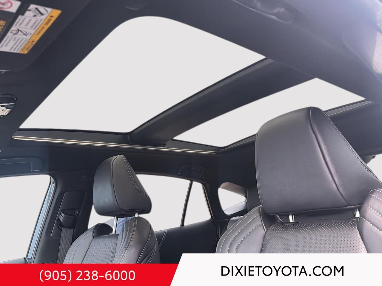 2023 Toyota Venza Hybrid Limited AWD / CLEAN CARFAX / HEATED AND VENTILATED SEATS / MOONROOF / ALLOY WHEELS / CARPLAY AND ANDROID AUTO Grey Mississauga - photo #10