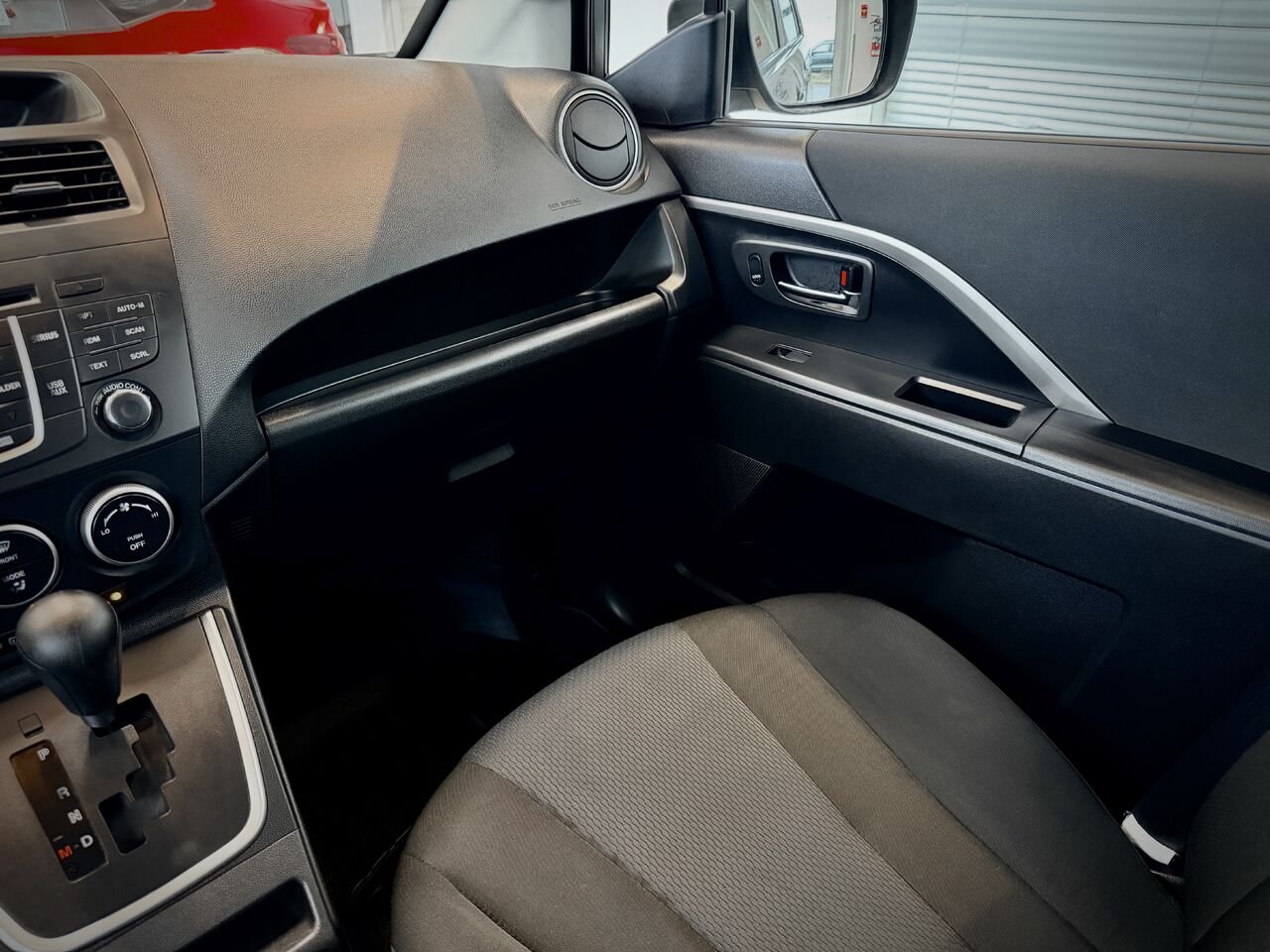 2014 Mazda Mazda5 Silver Notre-Dame-des-Prairies - photo #16