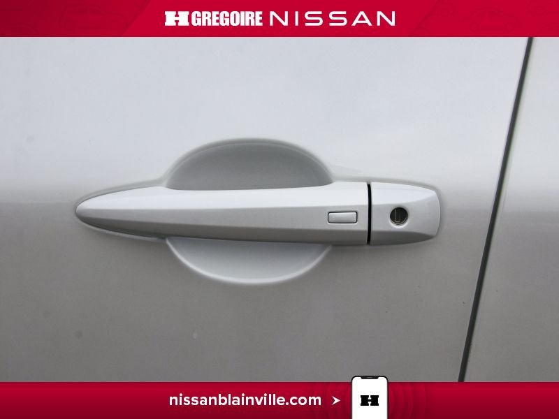 2024 Nissan Rogue White Laval - photo #11