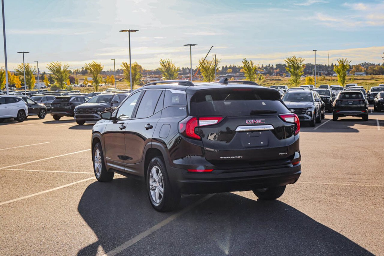 2024 GMC Terrain AWD 4dr SLE Black Sherwood Park - photo #5