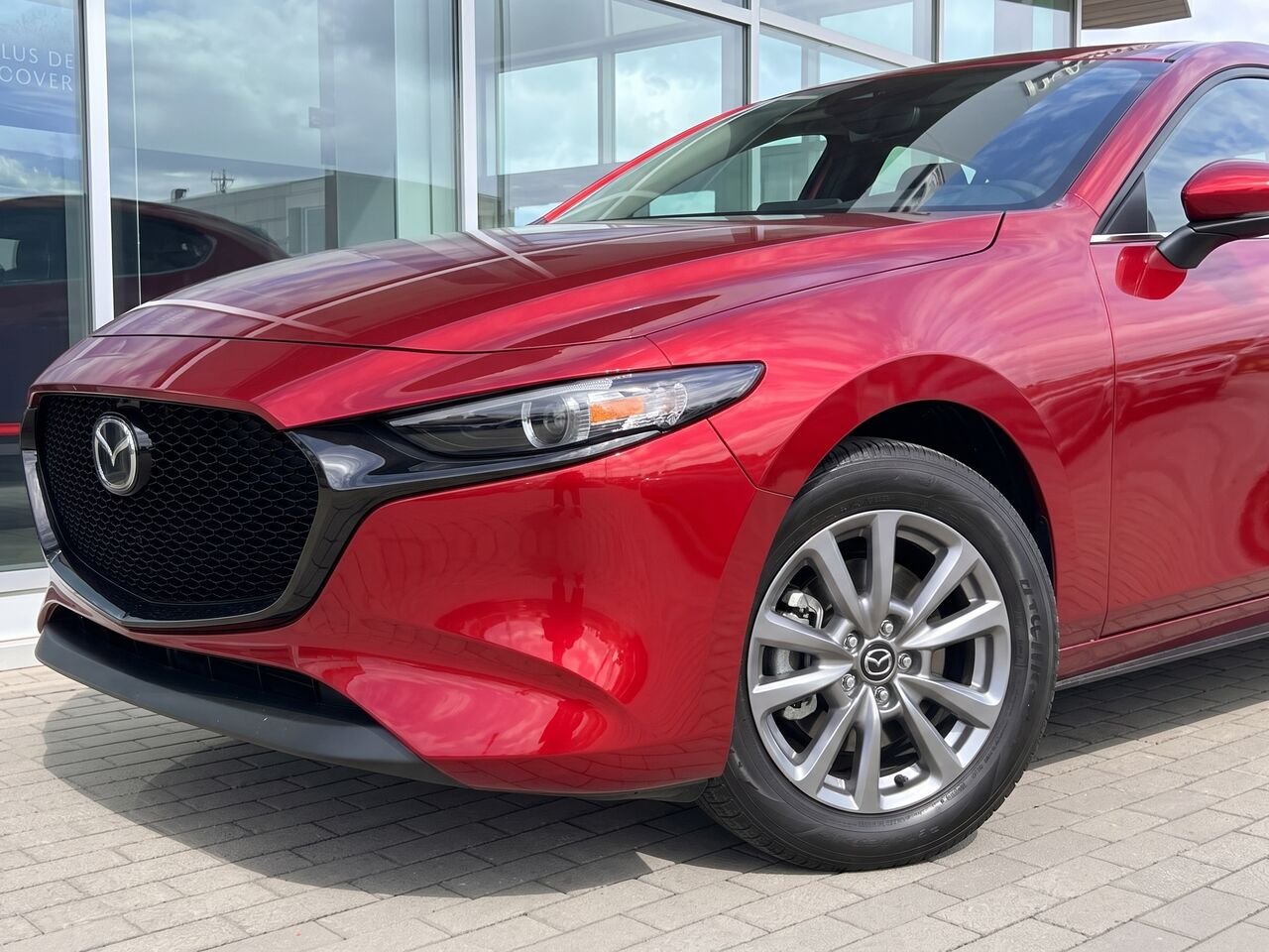 MAZDA Mazda3 Sport 2026 Rouge vibrant cristal métallisé Notre-Dame-des-Prairies - photo #4