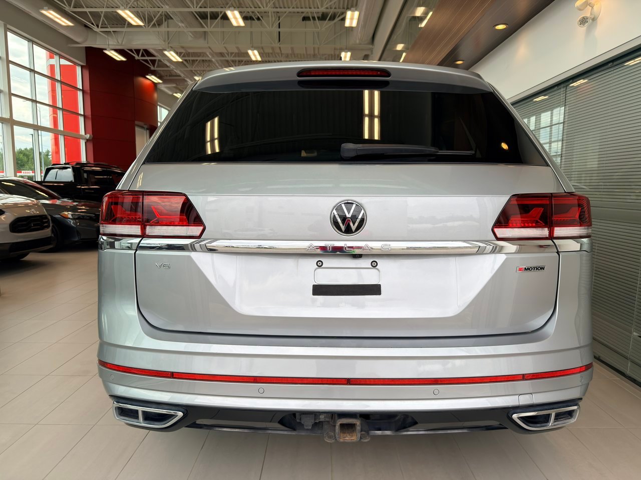 2021 Volkswagen Atlas Silver Notre-Dame-des-Prairies - photo #10