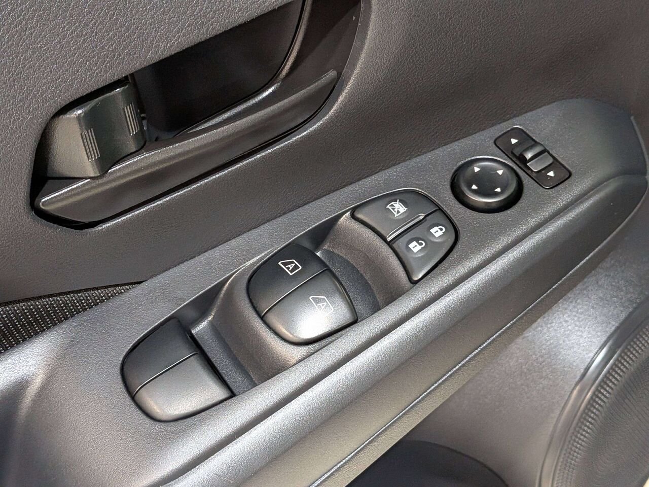 2024 Nissan Kicks S FWD Black Val-David - photo #30