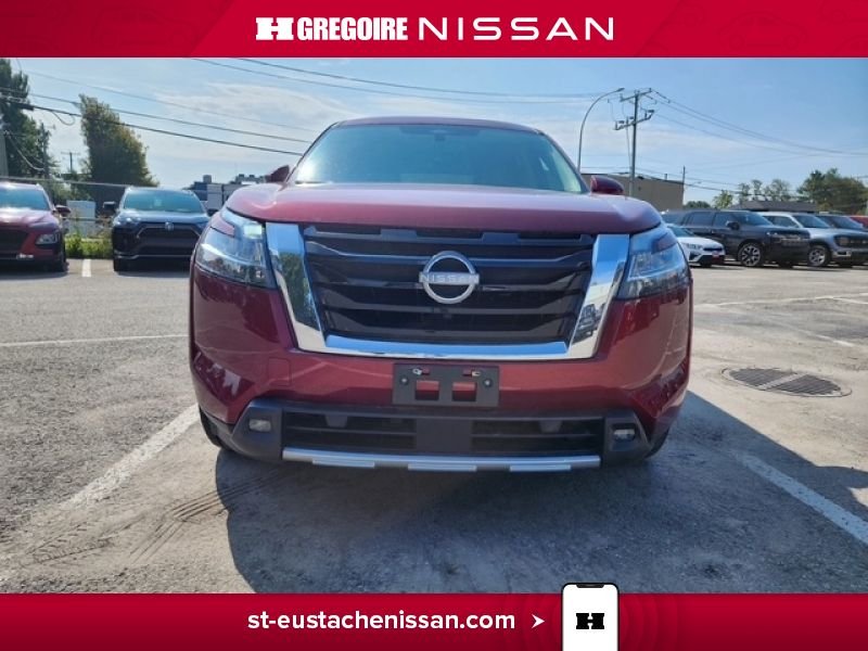 2024 Nissan Pathfinder Red Laval - photo #2