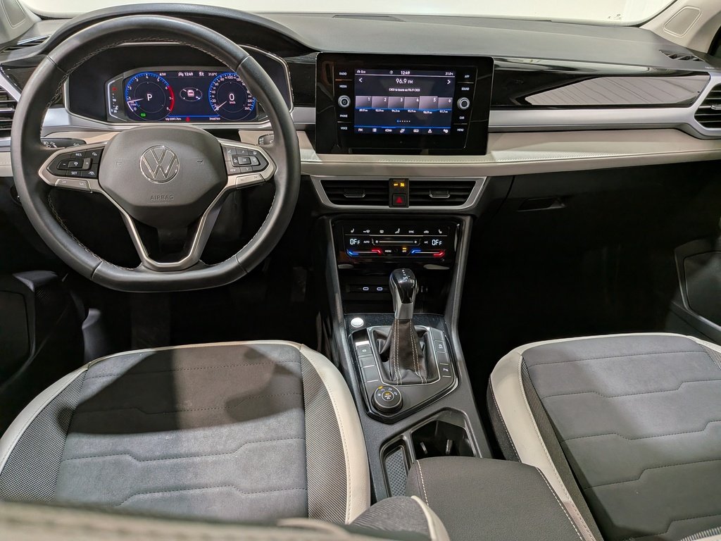 2025 Volkswagen Taos Comfortline 4MOTION Black Val-David - photo #30