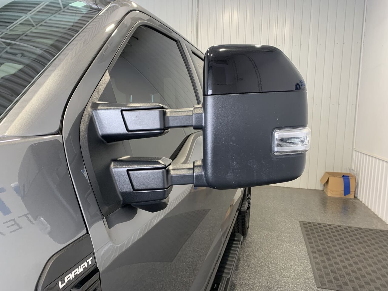 2025 Ford Super Duty F-250 SRW LARIAT LARIAT cabine 6 places 4RM caisse de 6,75 pi Grey Châteauguay - photo #6