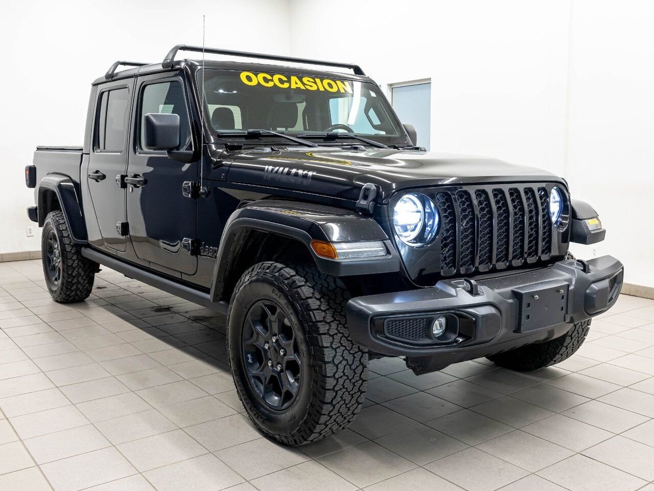Jeep Gladiator WILLYS CREW 4X4 V6 *NAV* TOIT DUR CARPLAY BEDLINER 2023 Noir Saint-Jérôme - photo #9