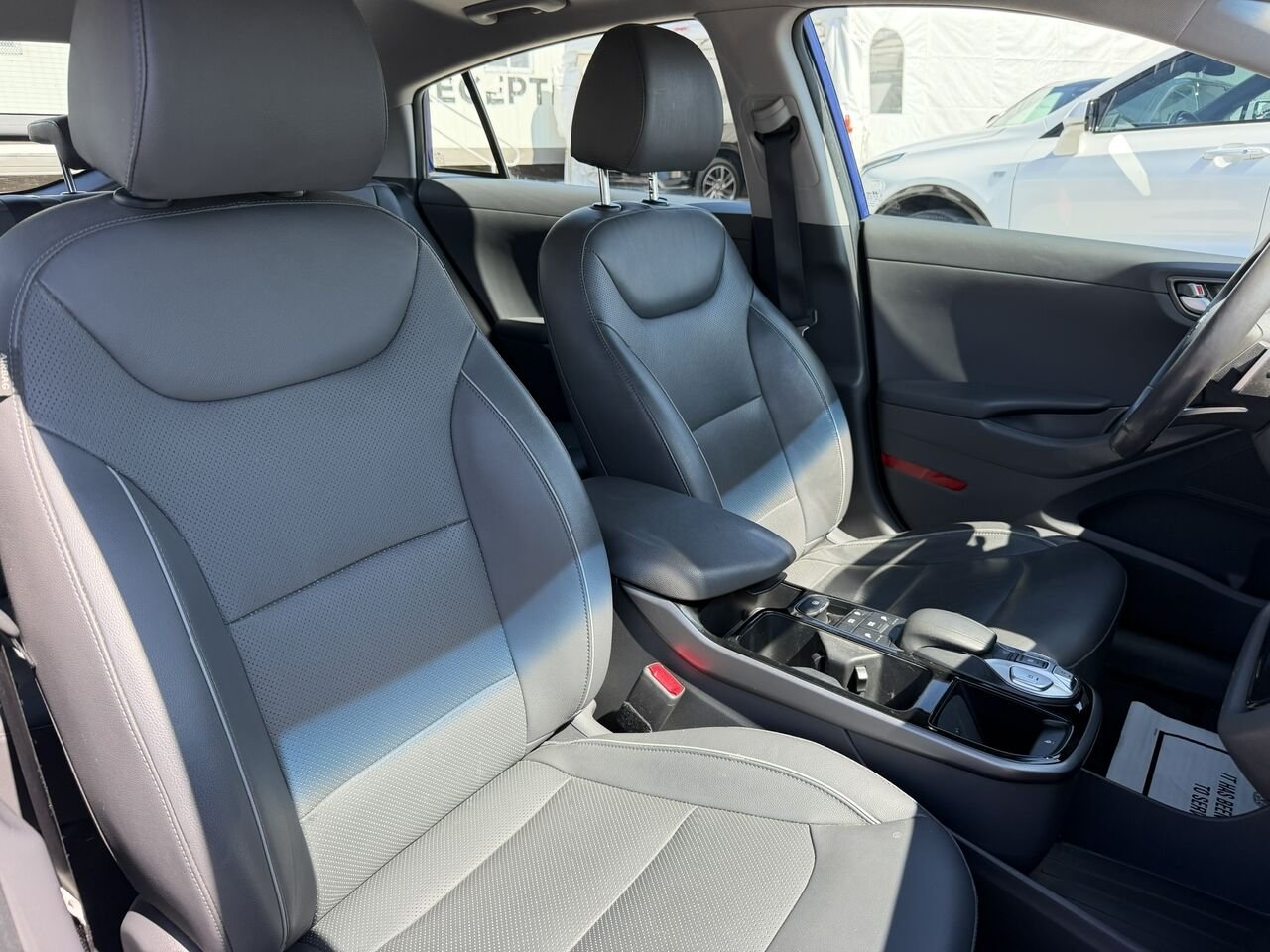 2021 Hyundai Ioniq Electric Ultimate Blue Laval - photo #18