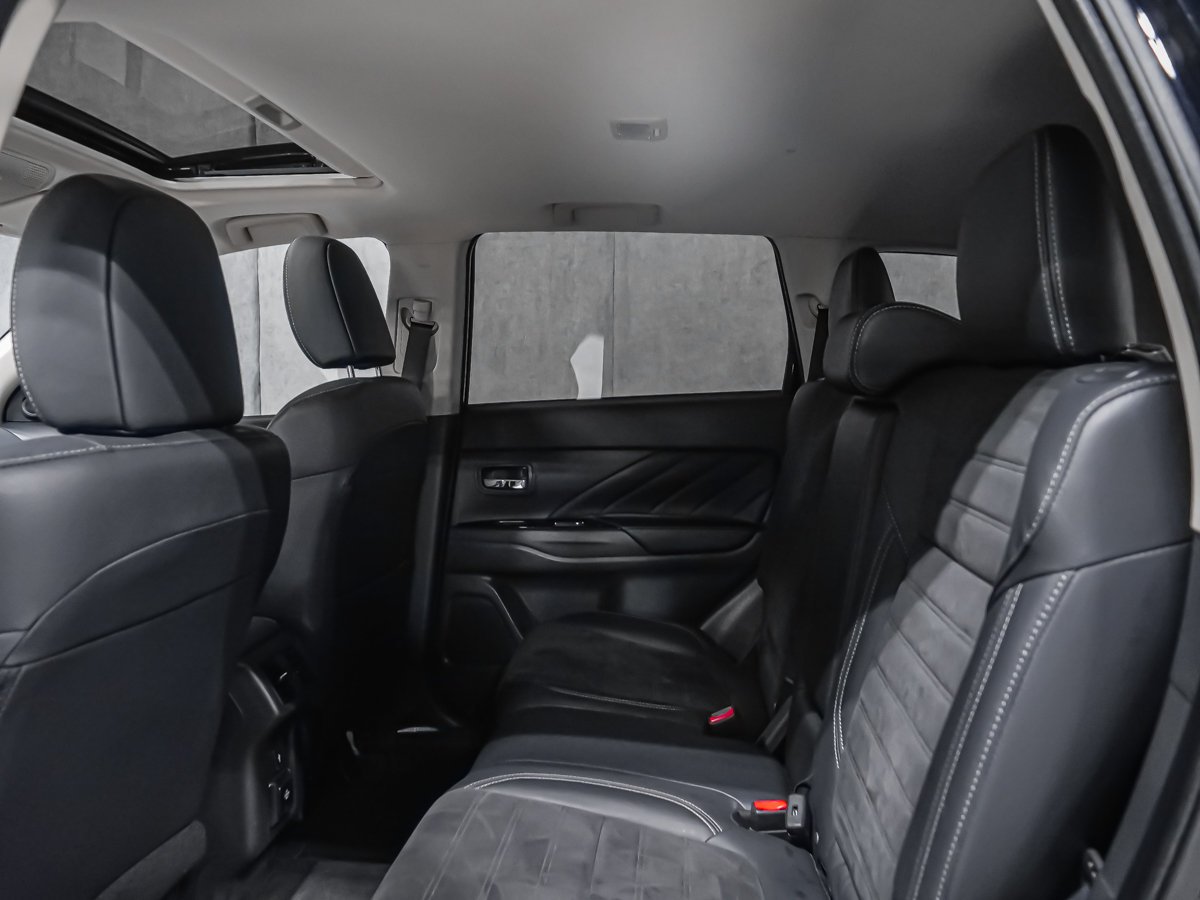 Mitsubishi Outlander PHEV LE S-AWC 2020 Noir Montréal - photo #13