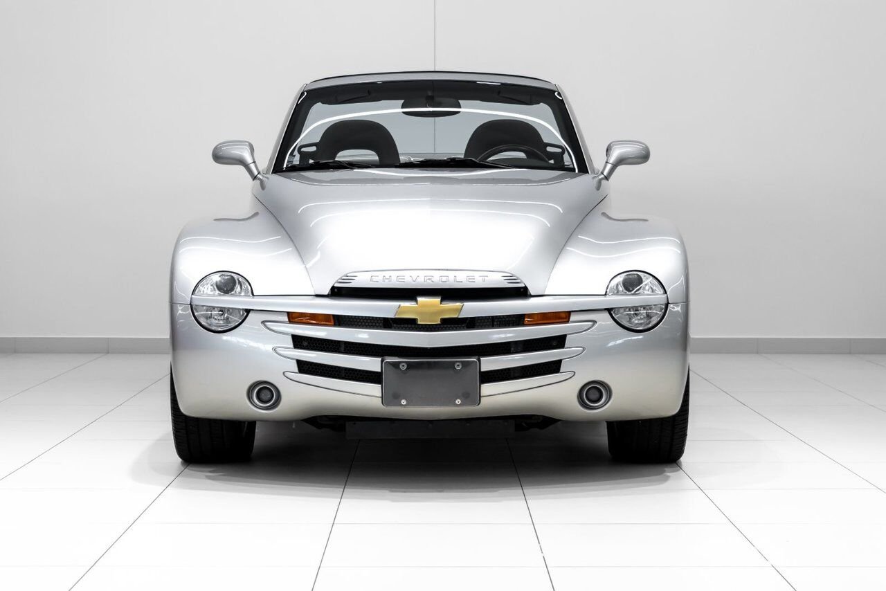 Chevrolet SSR INSTANT CLASSIC COLLECTABLE LOW KM 2004 Argent Kirkland - photo #2