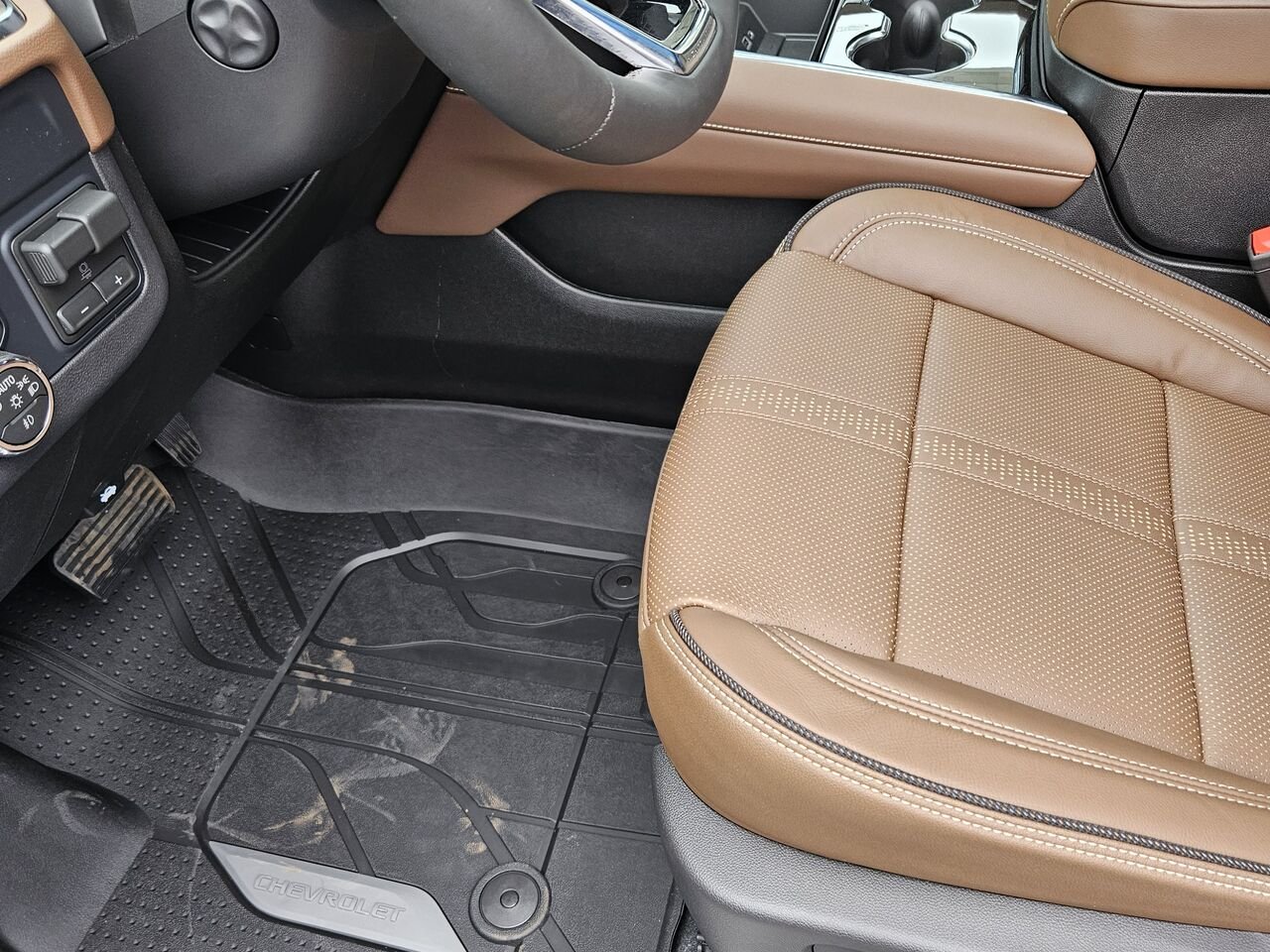 Chevrolet Tahoe High Country 4 portes 4RM 2026 Blanc polaire, triple couche Thetford Mines - photo #15
