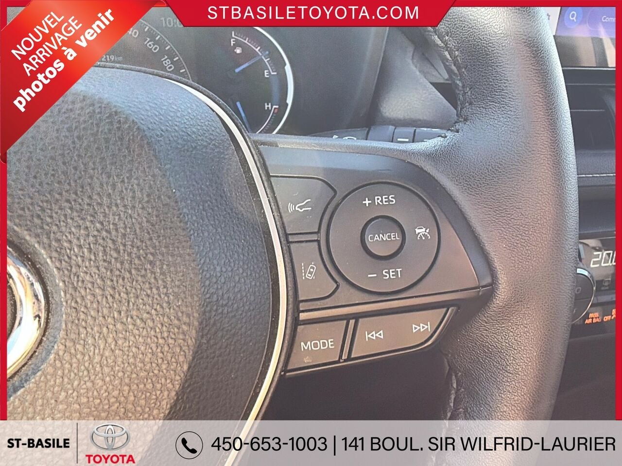 TOYOTA RAV4 Hybride 2023 Blanc Saint-Basile-le-Grand - photo #15