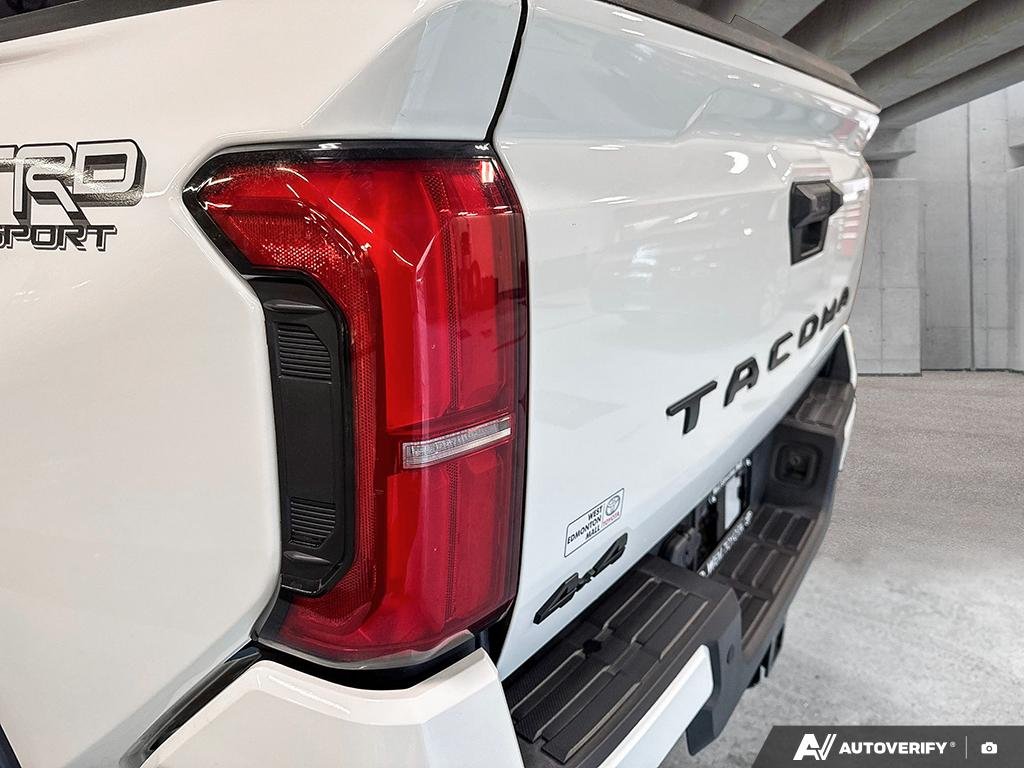 2024 Toyota Tacoma 2602278A | 4x4 Double Cab Auto White Edmonton - photo #9