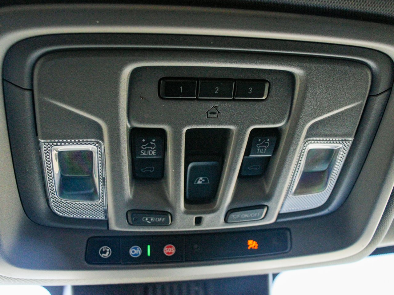 2024 GMC Sierra 3500HD 4WD Crew Cab 159 Denali White Sherwood Park - photo #27