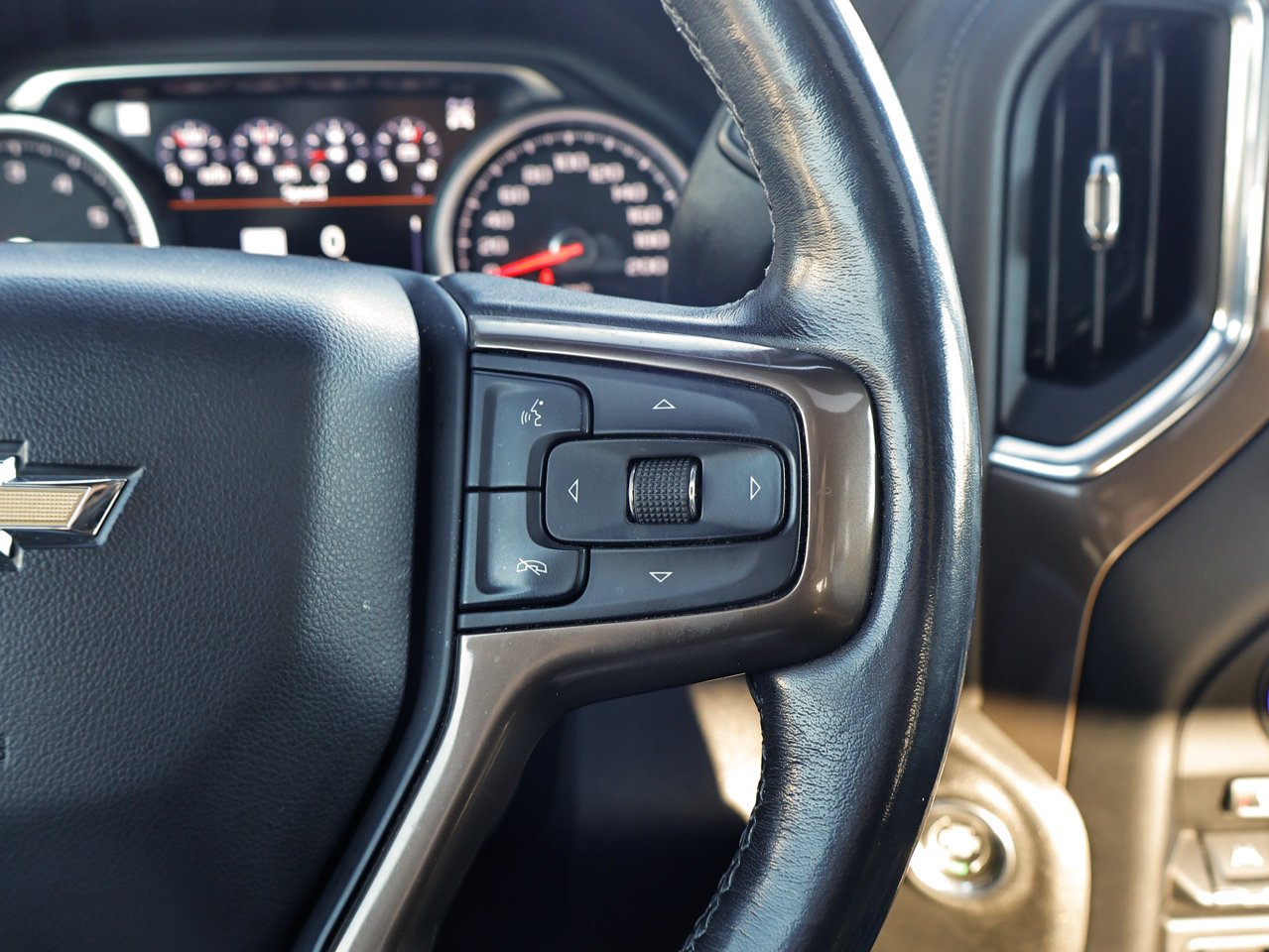 2020 Chevrolet Silverado 1500 4WD Crew Cab 147 High Country White Sherwood Park - photo #22