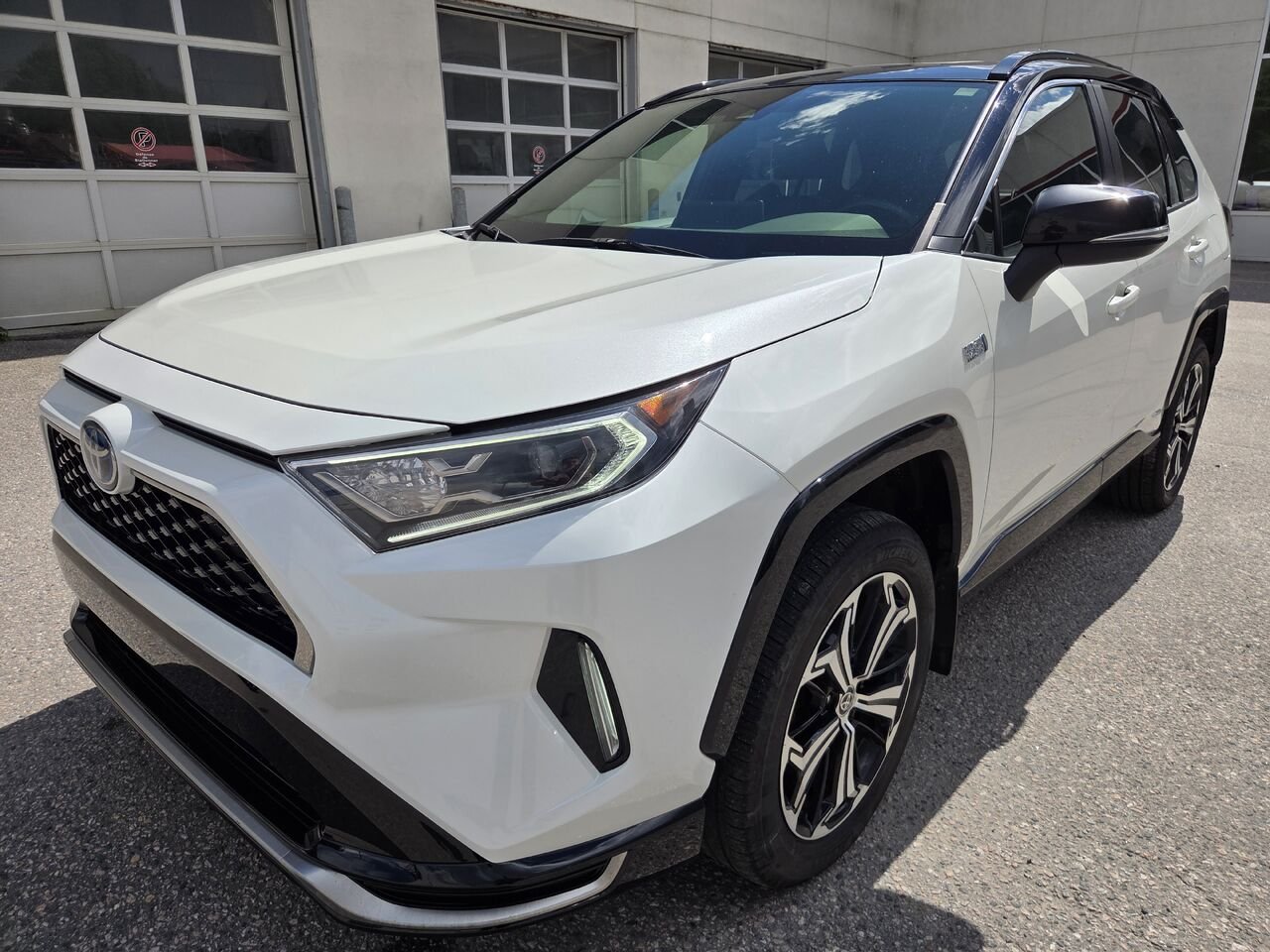 Toyota RAV4 PRIME 2021 Blanc Mont-Laurier - photo #0