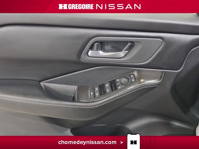 2025 Nissan Rogue White Laval - photo #14