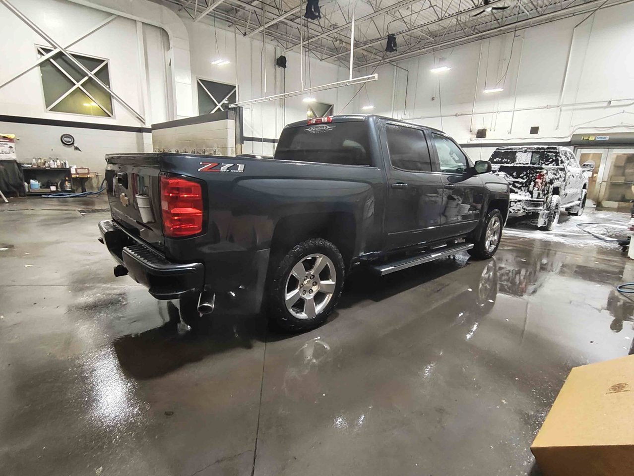 2018 Chevrolet Silverado 1500 4WD Crew Cab 143.5 LT w/2LT Grey Sherwood Park - photo #5