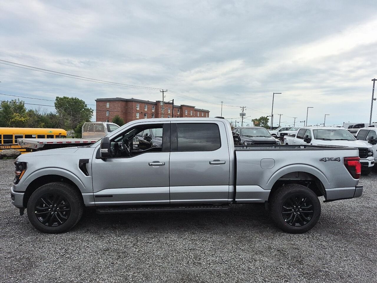 2026 Ford F-150 Iconic Silver Metallic Saint-Jérôme - photo #2