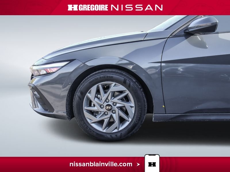2025 Hyundai Elantra Grey Blainville - photo #26
