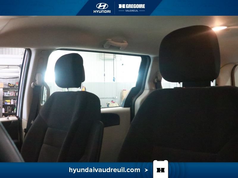 2018 Dodge GR Caravan Red Laval - photo #13