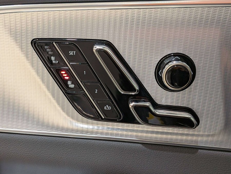 2024 Cadillac LYRIQ 4dr Tech w/1SA Grey