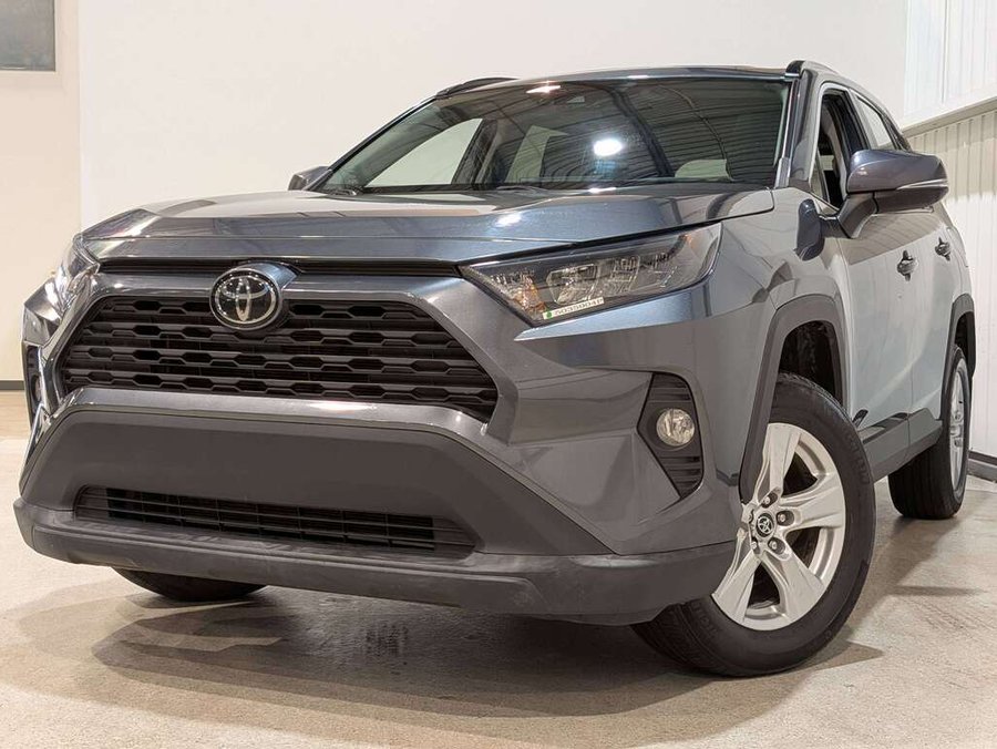 Toyota RAV4 AWD XLE 2019 Gris