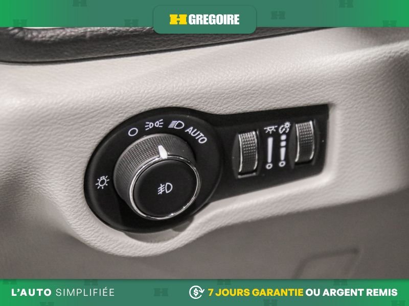 Chrysler Pacifica 822359A | Touring-L AUTO A/C GR ELECT MAGS CUIR 7PASSAGERS C 2021 Gris Laval - photo #17
